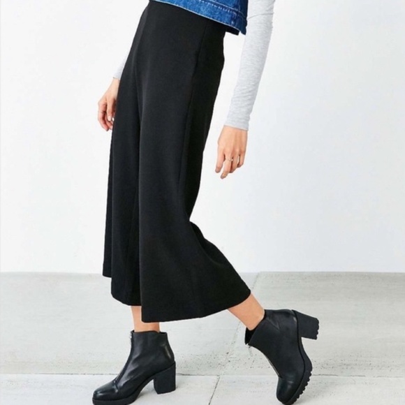 Urban Outfitters Pants - UO Kimchi Blue High Waisted Black Culotte Pant